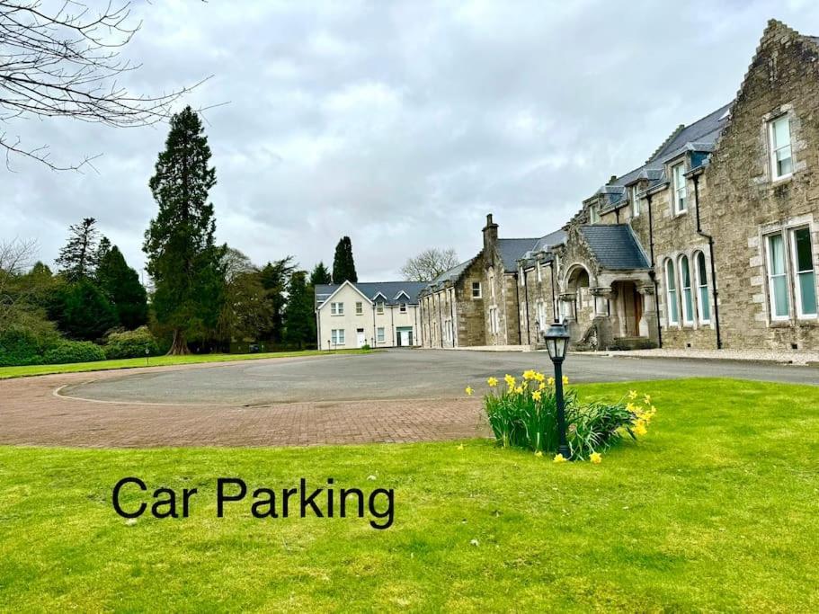 Loch View At Lomond Castle Apartment Balloch Bagian luar foto